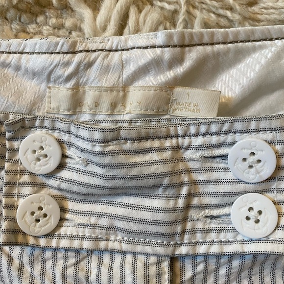 Old Navy Low Rise Flare White Pinstriped Trousers - Picture 2 of 8